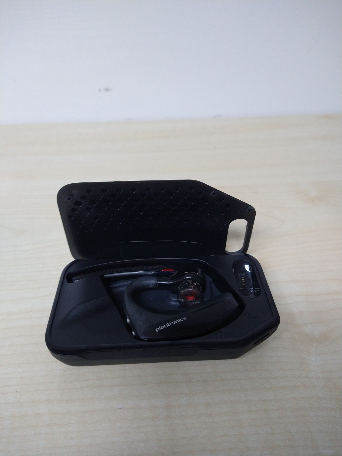 Plantronics Voyager 5200 UC - B5200 - No USB Dongle