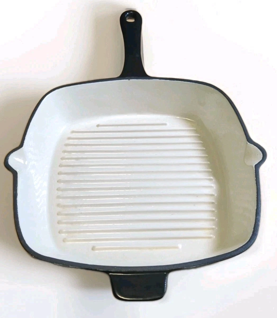 Skillet Pan Cream And Black Enamel Has 2 Pouring Lips 10 Inch Wide Lepicure