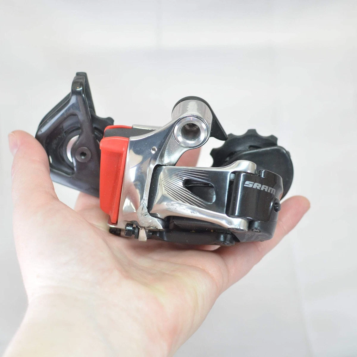 Sram Coppia Di Ammortizzatori Red – Manopole In Gomma Rosse Per Leve Freni/Change Red E Red22, Design Ergonomico