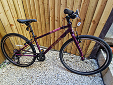 Wiggins Chartres 700C Purple Hybrid Bike M Frame 9-Gear V-Brake Flat Bar