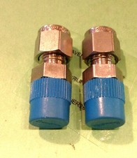 Swagelok 1/4 Tube x 1/4 NPT Male SS-400-1-4 Lot Of 2 Stainless Steel New.