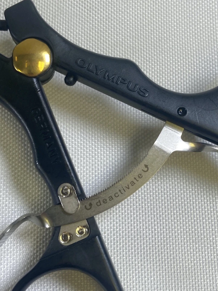 Olympus A6998 Ratcheting Rotating 10mm x 36cm 2x3 Laparoscopic Claw Grasper - Image 2 of 4