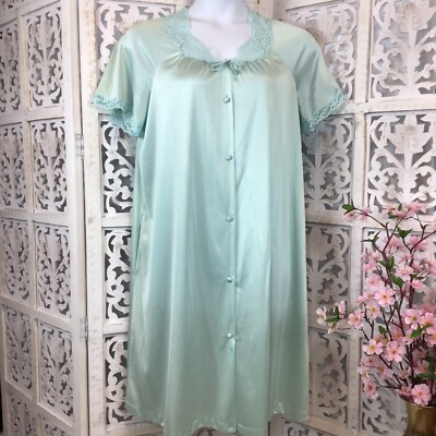 green emerald velvet dress SD_02_T37_2522G_J0_X_EC_3_800x.jpg?v=1732264411 main image 1
