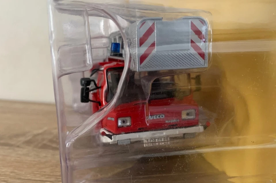 Camion Pompiers Iveco Magirus DLK 23-12 NB EPA 30m Hachette n°70 au 1/43 de Ixo - Photo 3/3