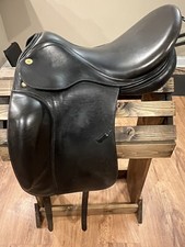 17  Prestige 2000 Dressage Saddle