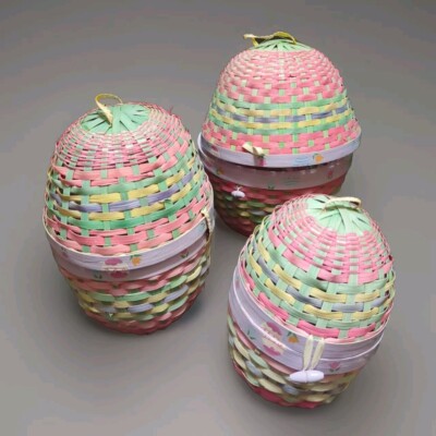 Easter Egg Shaped Pastel Set 3 Wicker Nesting Baskets Closing 13/11/10'' Lids EC