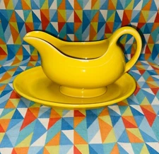 FIESTAWARE GRAVY sauce boat w/ DRIP TRAY sunflower yellow NEW FIESTA FREE ship