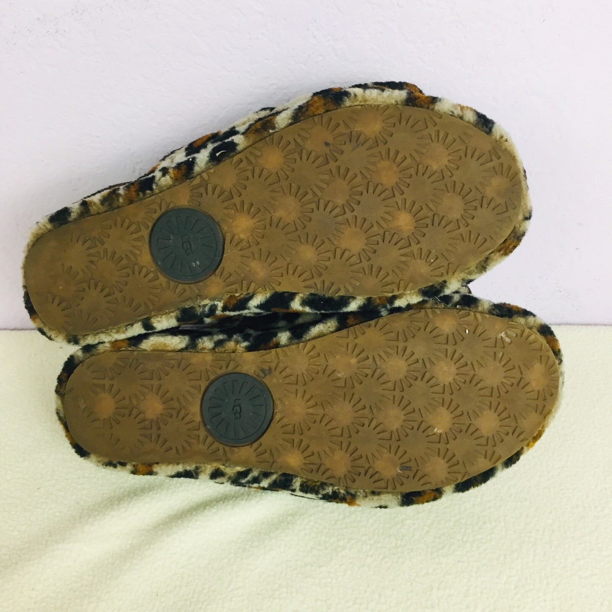 UGG Women's Fluffy Slip-On Cozy Leopard Cheetah Animal Print UGG Women's Fluffy Slip-On Cozy Leopard Cheetah Animal Print