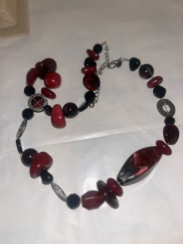 COLLANA DI PERLINE DICHIARAZIONE DI CHICO ROSSO NERO 28” - Foto 2 di 5