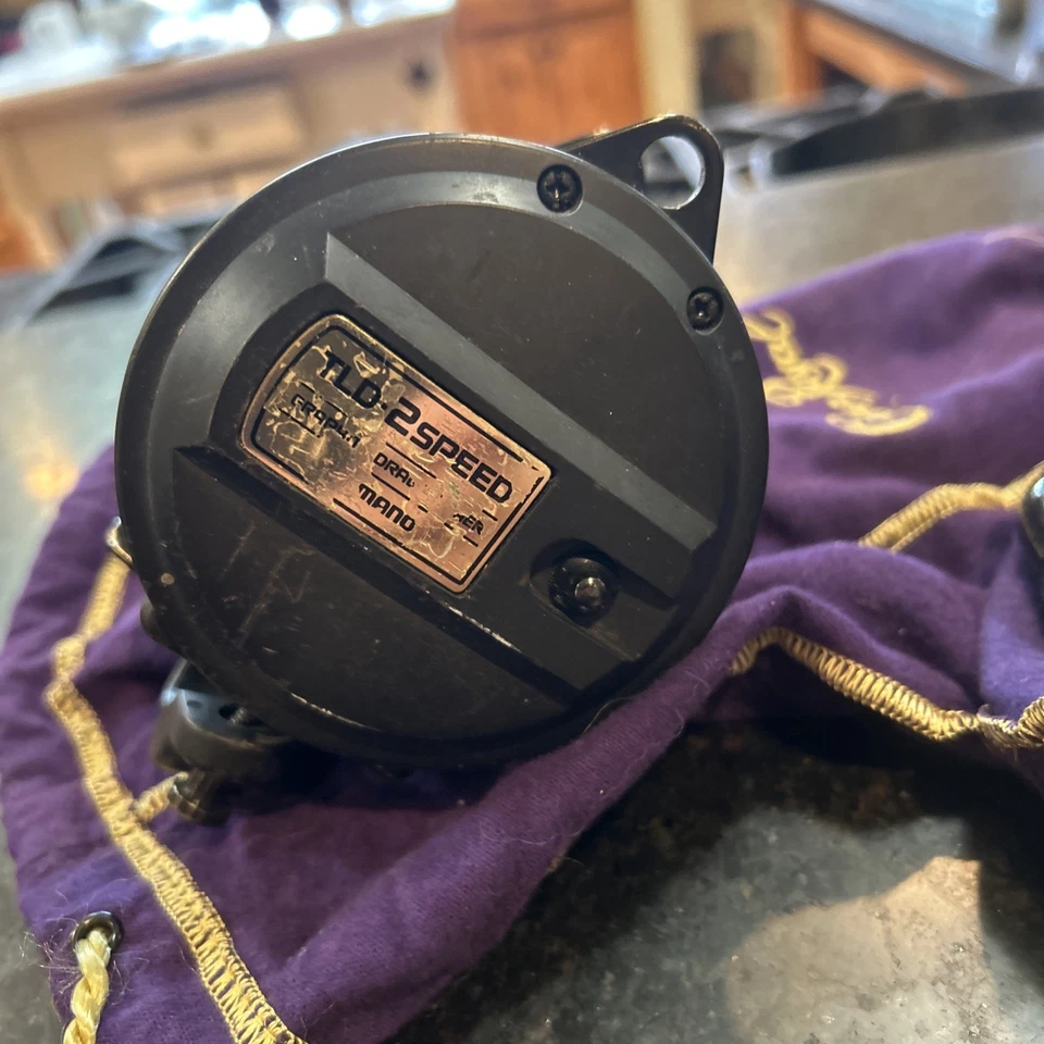 2-Shimano TLD 20 (1) 2 Speed Lever Drag (1)regular Fishing Reels Very Nice - Image 3 of 4