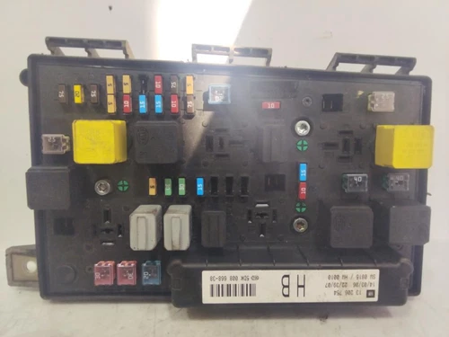 13206754 Caja Reles/Fusibles para OPEL ASTRA H BERLINA Cosmo 2004 1774684 - Imagen 1 de 9