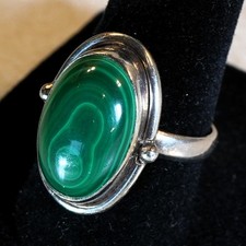 Oval Green Malachite 925 Silver Ring Classic Setting
