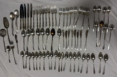 Oneida Community Bridal Wreath Tudor Plate Silverplate Flatware 73 Piece
