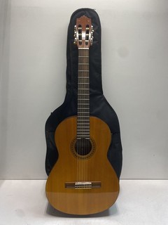 Yamaha CG 101 Classical Acoustic Guitar 6 String Natural Gloss with Gig Bag
