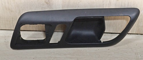 VW Polo 9N3 2007 Abdeckung Blende Tür Griff Schale vorne LINKS #148107-G231