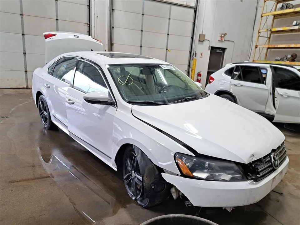 Задний фонарь правый со стороны пассажира 2012 Passat Sku #4206220 - Изображение 4 из 4