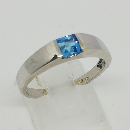 9ct White Gold Blue Topaz Solitaire Ring Size O Hallmarked Sheffield UK - Picture 4 of 13