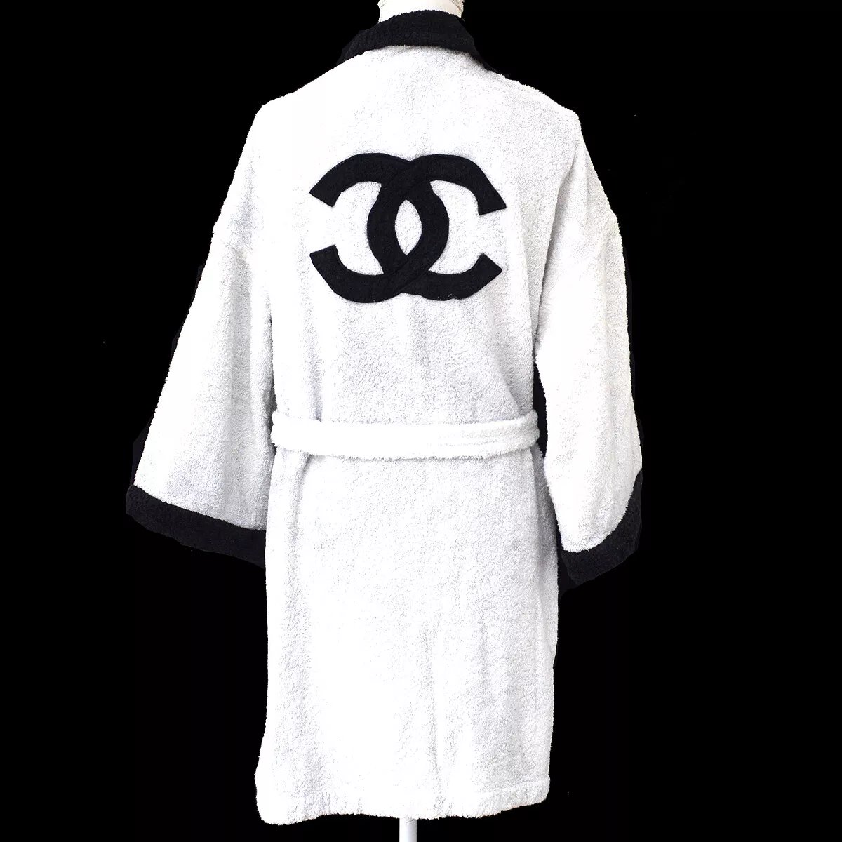 CHANEL CC Logos Bathrobe Style Coat Jacket Gown White Black Authentic  AK38594e