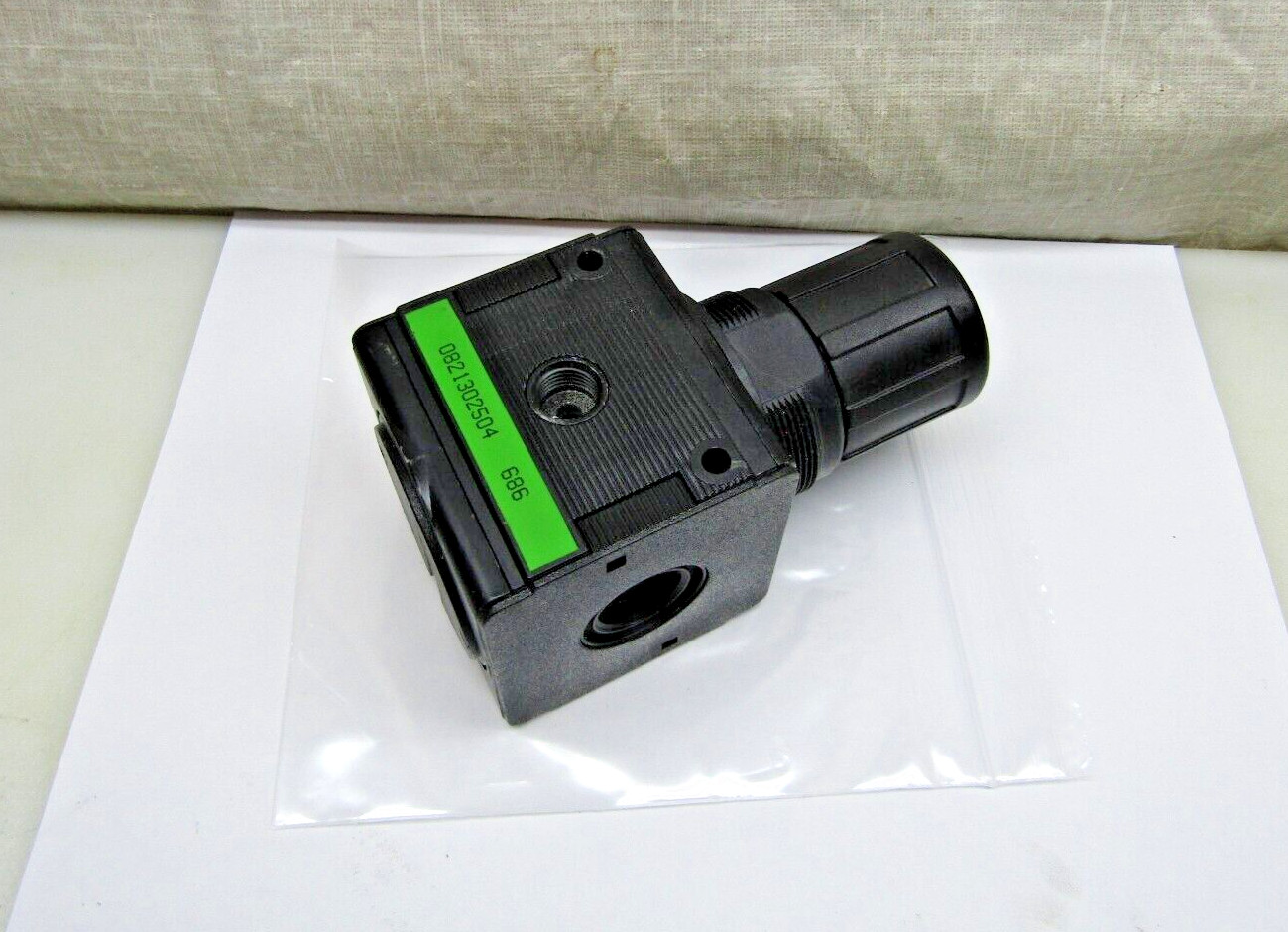 Bosch Rexroth 0821302504 Pressure Regulator 1/2" NPT