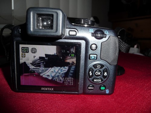Pentax X90 Digital Camera, used and working IN VERY GOOD CONDITION - Picture 7 of 12