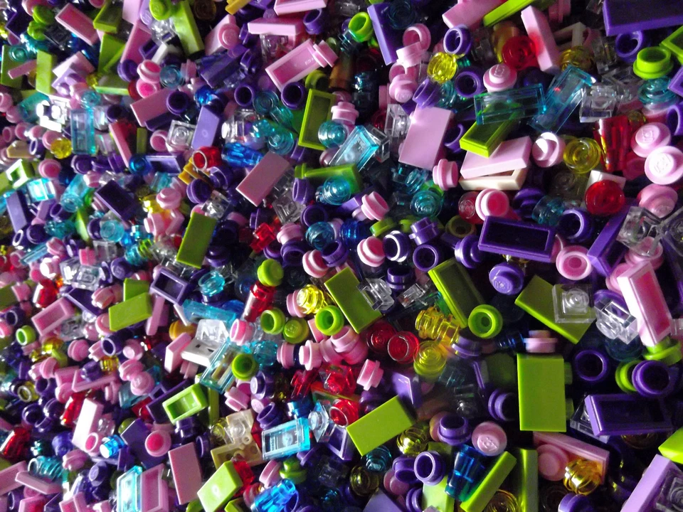 ☀️1000+ PIEZAS ALEATORIAS LEGO GIRL FRIEND LEGOS PEQUEÑOS DETALLES Púrpura Rosa Lima A GRANEL  Foto 4 de 4