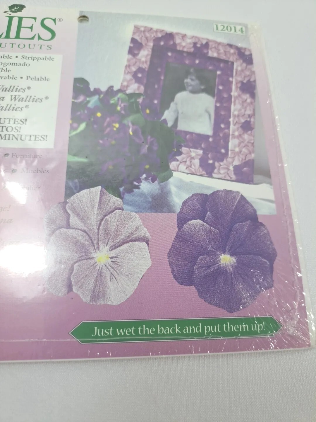 Wallies Wallpaper Cutouts 25 Purple Pansy 12014 Pre-pasted NEW Flowers
