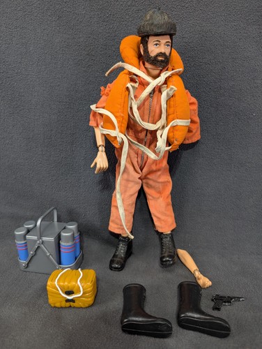 VTG G.I. Joe Adventure Team "Air Adventurer" Brown Flocked Hair w/Accessories