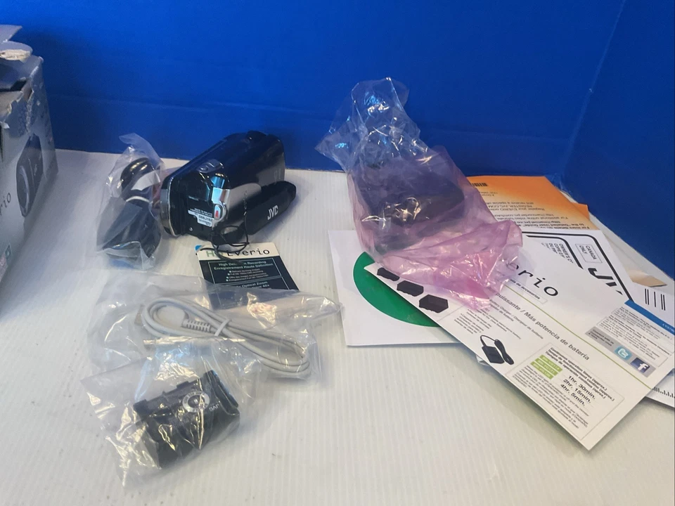 JVC Everio GZ-HD520 ( HDD) Full HD Video Camcorder & Accs (Black) New Open Box - Image 2 of 4