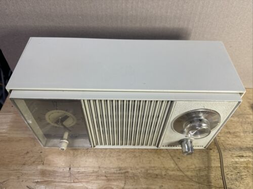 General Electric GE Clock Radio With Alarm : Model C-1476B : See Video - 第 3/10 張圖片