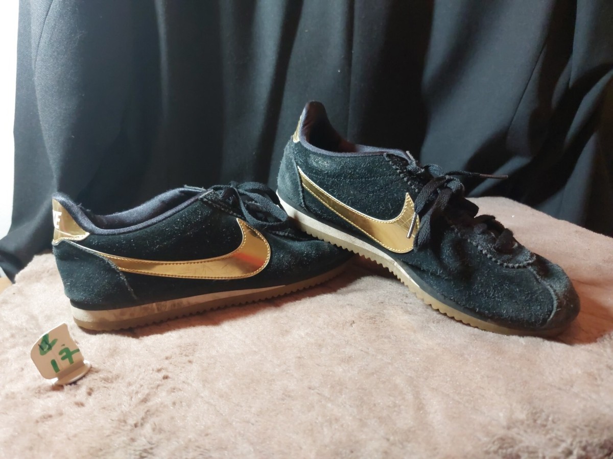Nike Classic Cortez SE Black Suede Metallic Gold (902856-014