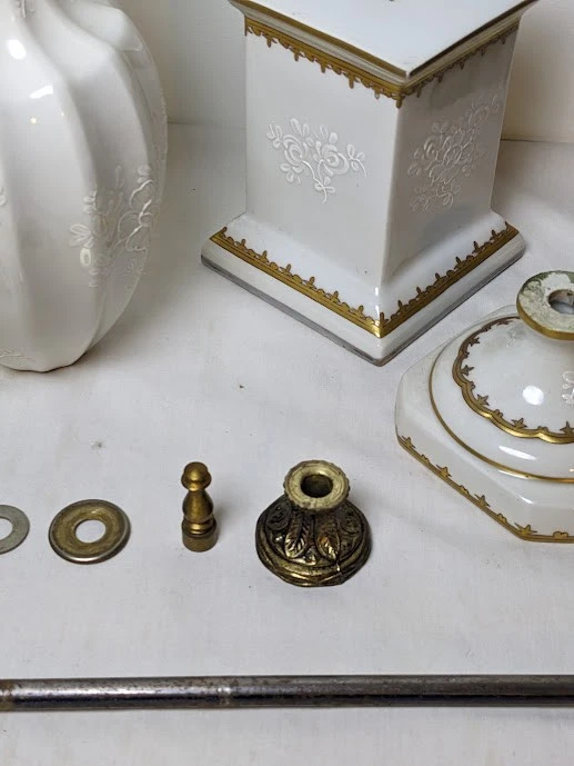 Lámpara de porcelana renacimiento Luis XVI - Porcelaine De Paris - 1890-1910 Foto 2 de 4