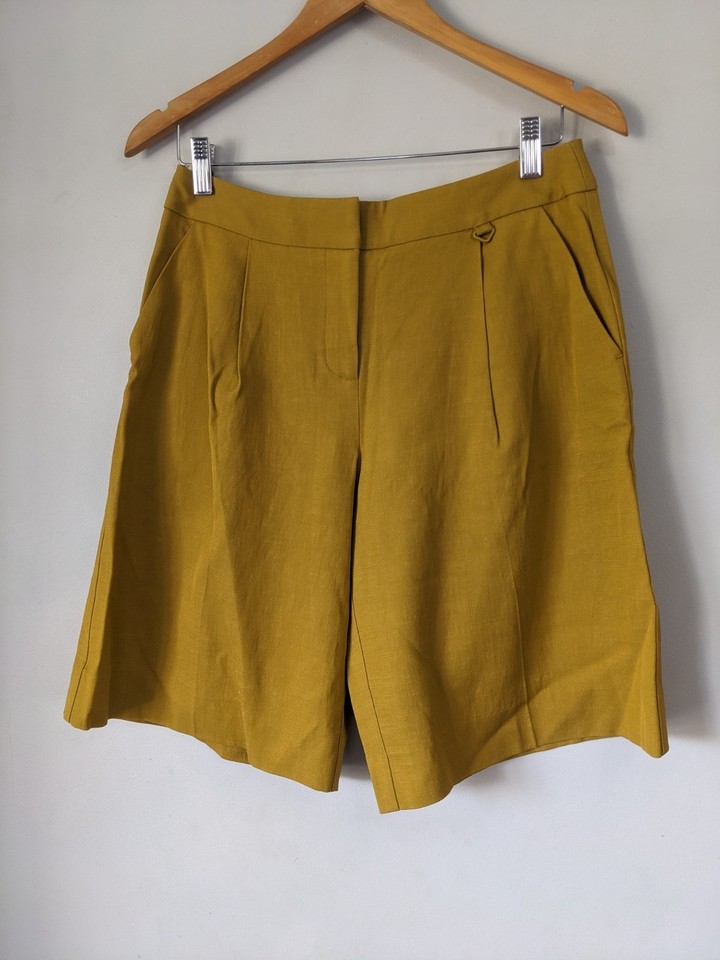 CUE Sz 8 Mustard Yellow Linen Blend Shorts AS NEW