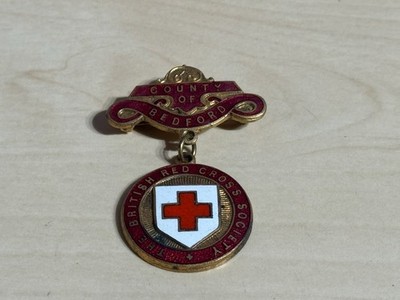 Vintage The British Red Cross Society County of Bedford Emaille Abzeichen mit Namen