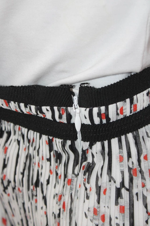 Minifalda blanca tallada con dobladillo con volantes estampado abstracto tallada para mujer talla 42 Foto 4 de 4