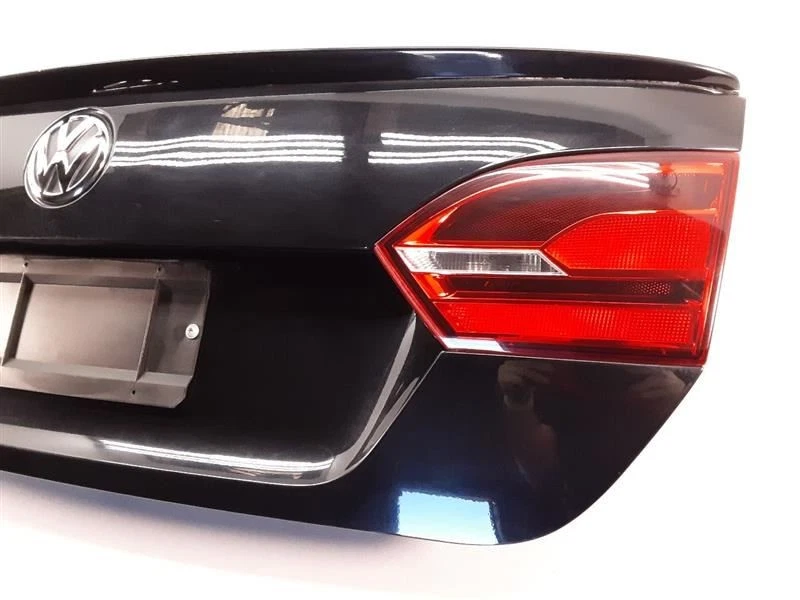 12-14 大众 JETTA GLI 后甲板盖,后备箱,带灯 — 第 4/4 张图片
