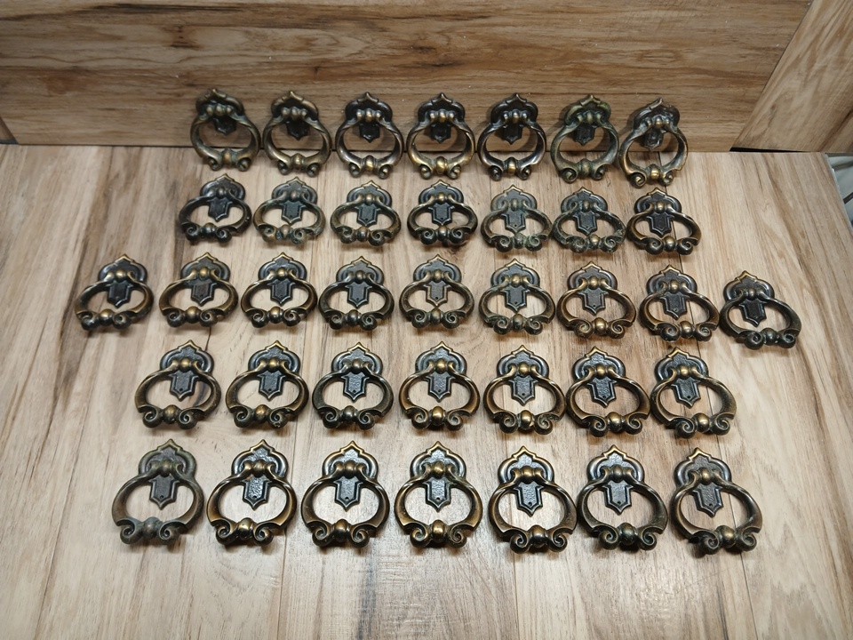 Lot Of 37 Vintage Amerock Cortina Antique English 3 3/8