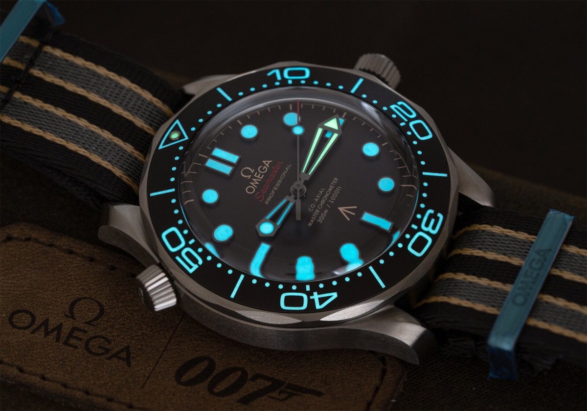 BazbeeStoop #007「Planet Da Htick」 BazbeeStoop #007「Planet Da Htick」 Omega Seamaster Bond 007