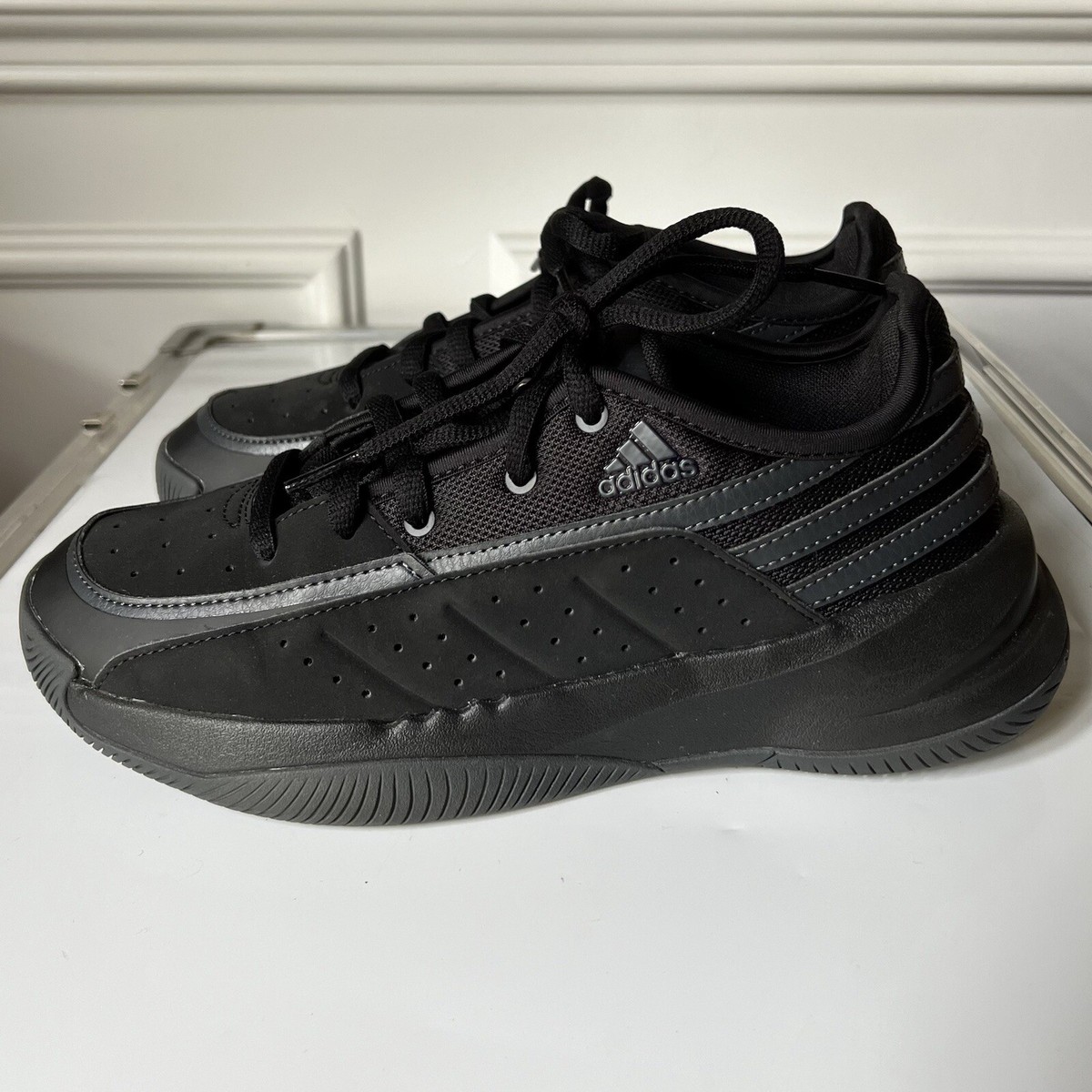 Adidas Front Court Low Top Basketball Sneakers Size Men\'s 6.5/Women\'s‎ 7.5 Black Women main image 4