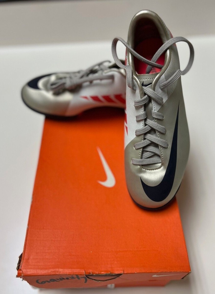 Nike Jr Mercurial Victory II Turf Kids's Soccer Shoes Silver-Red