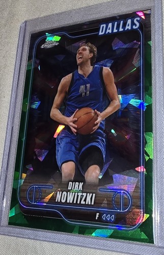 Dirk Nowitzki 2024-25 Topps rifrattore ghiaccio crepato verde cromato #d/99 Mavericks - Foto 3 di 7