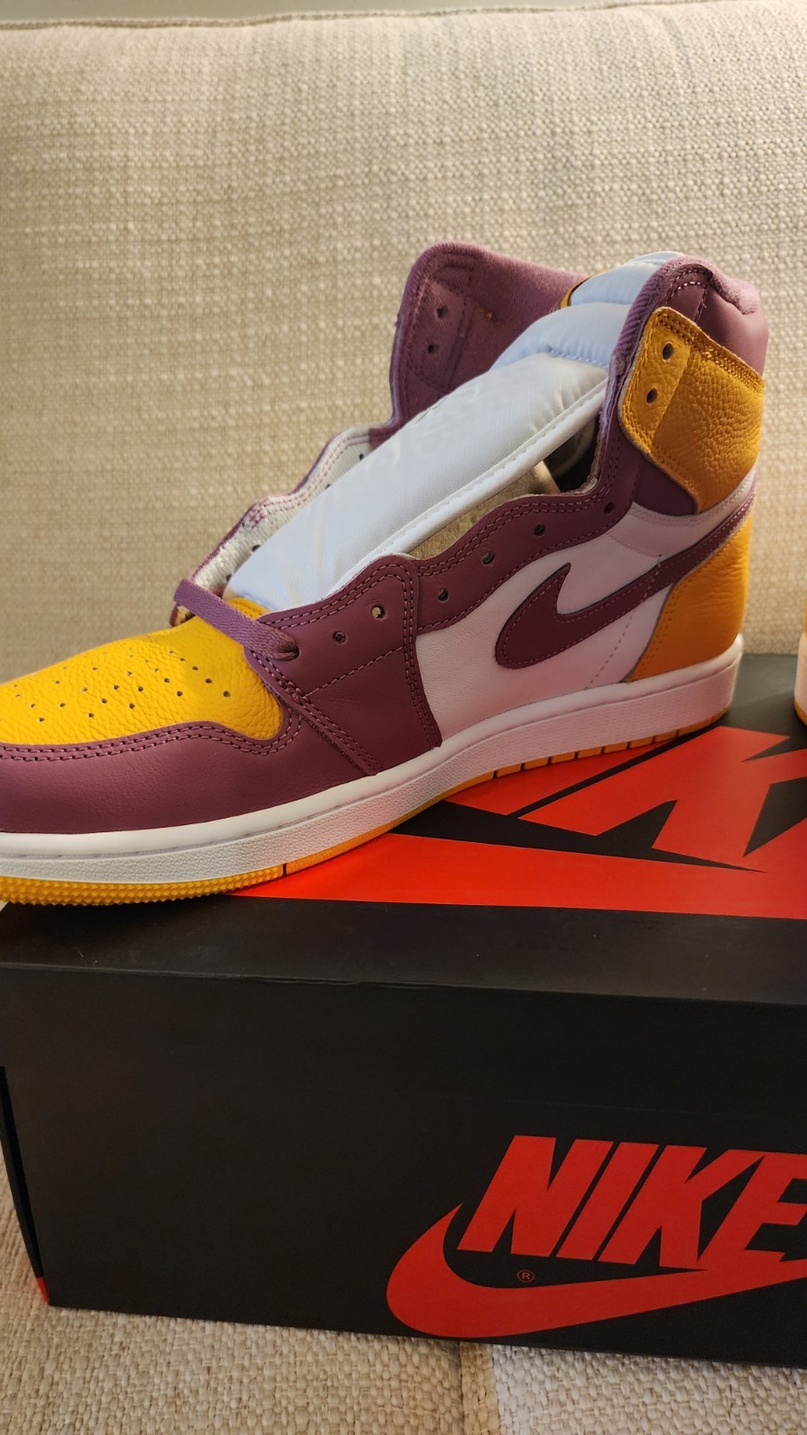 Nike Air Jordan 1 Retro I High OG Brotherhood 2022 Size 13 555088-706 Omega thumbnail 5