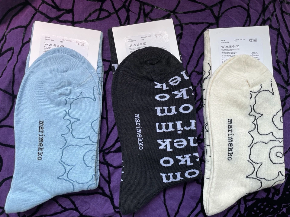 ¡Solo queda 1! Calcetines para mujer Marimekko - Juego de 3 (Unikko) - Talla 37-39 (US 6-8.5) Foto 2 de 4