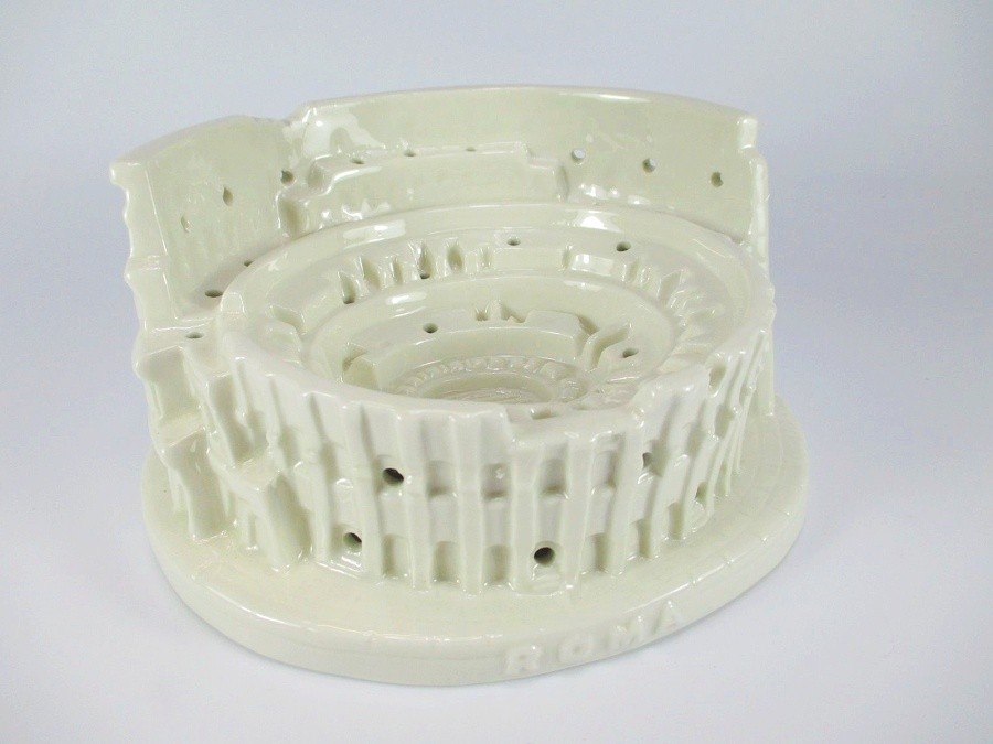 Rome Colosseum Colosseum Porcelain Model 18cm White Light Souvenir Italy