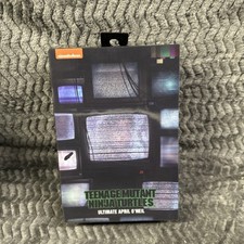 NECA TMNT Teenage Mutant Ninja Turtles  1990 Movie  Ultimate April O'Neil Figure