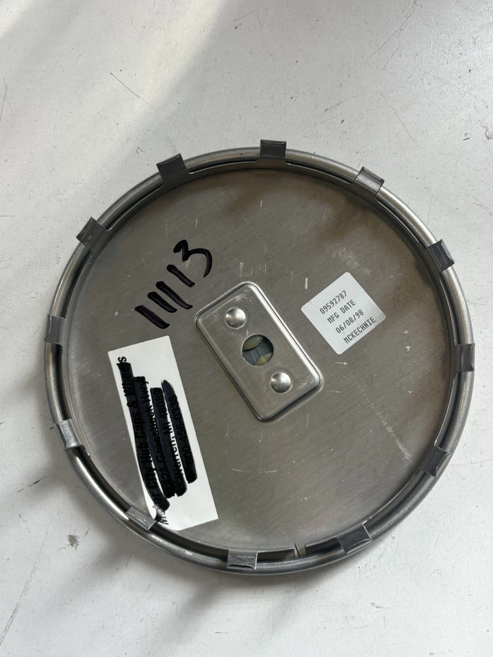 Tapacubos central de rueda Oldsmobile 88 98 1994-1999 OEM 9592787 Foto 2 de 2