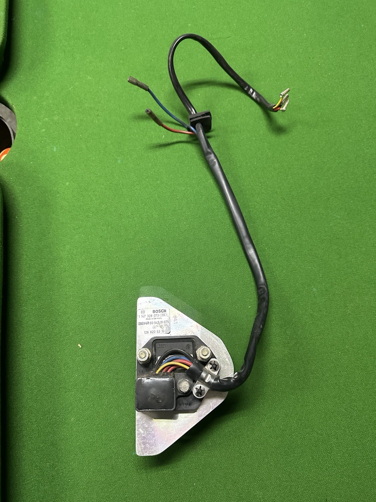 Mercedes W126 A/C Blower Regulator Bosch 1 147 328 073 1268205310 BEHR ORIGINAL
