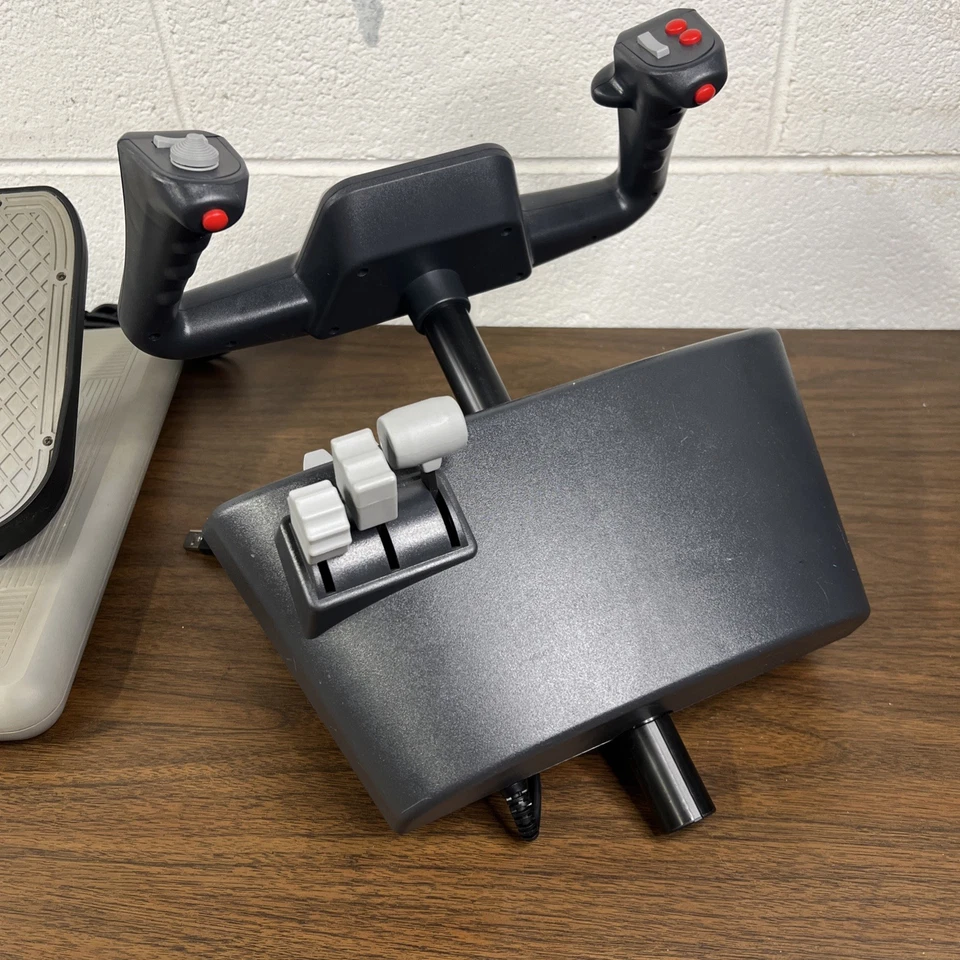 CH Products USB Flight Simulator Yoke FSY211U and Pro Pedals PPU995 Fully Tested - Image 3 of 4