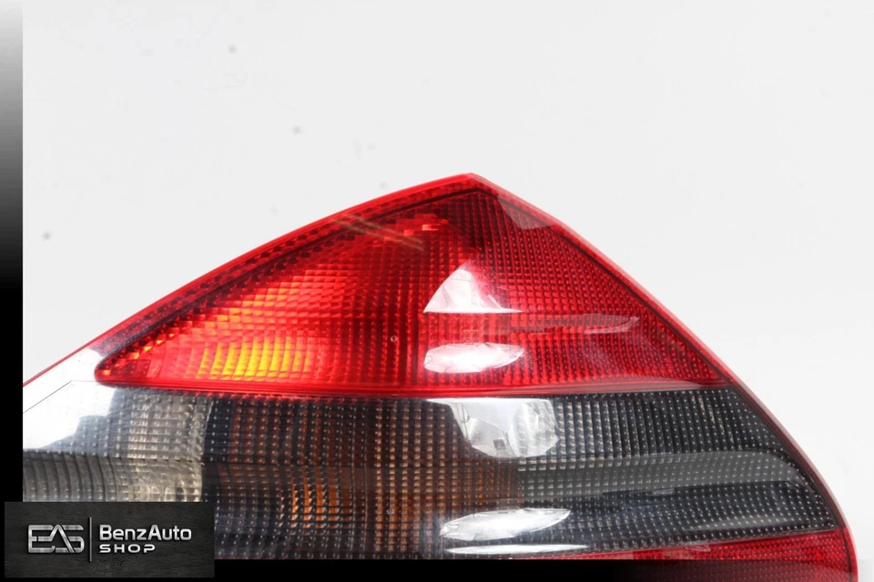 03-12 Conjunto de lámpara de luz trasera derecha Mercedes R230 SL55 AMG SL550 OEM **NOTA** Foto 3 de 4