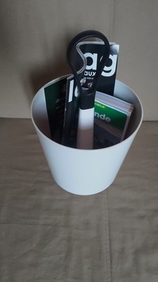 Niederländischer Zeitschriftenständer von Officeoriginair Ivan Kasner und Uli Budde für Royal VKB