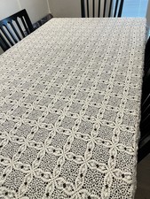 Tovaglia vintage fatta a mano all’uncinetto in pizzo di cotone bianco disegnata 87” x 48”